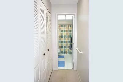 9800 Sunrise Lakes Blvd #208, Sunrise, FL 33322 - Photo 19