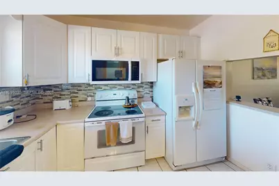 9800 Sunrise Lakes Blvd #208, Sunrise, FL 33322 - Photo 17