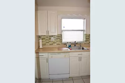 9800 Sunrise Lakes Blvd #208, Sunrise, FL 33322 - Photo 13