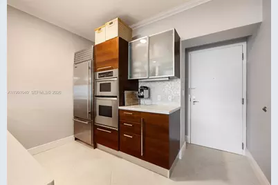 218 SE 14th St #1007, Miami, FL 33131 - Photo 9
