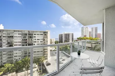 218 SE 14th St #1007, Miami, FL 33131 - Photo 1