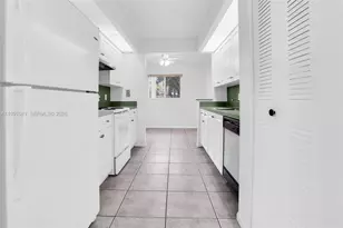 900 SW 142nd Ave, Pembroke Pines, FL 33027 - Photo 9