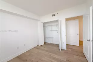 5077 NW 7th St, Miami, FL 33126 - Photo 9