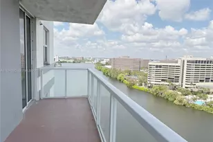 5077 NW 7th St, Miami, FL 33126 - Photo 17