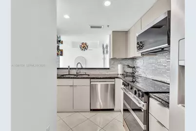 650 West Ave #1605, Miami Beach, FL 33139 - Photo 11