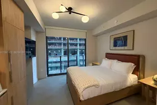 11 NE 6th St, Miami, FL 33132 - Photo 9