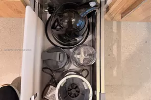 11 NE 6th St, Miami, FL 33132 - Photo 19