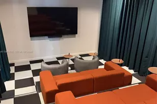 11 NE 6th St, Miami, FL 33132 - Photo 5