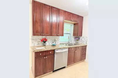 8581 NW 17th St, Plantation, FL 33322 - Photo 15