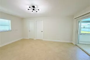 8581 NW 17th St, Plantation, FL 33322 - Photo 17