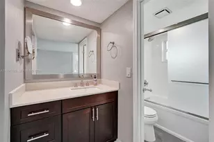 9330 Lagoon Pl, Davie, FL 33324 - Photo 23