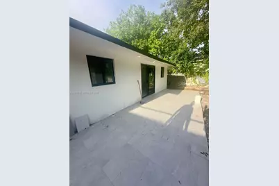 2110 NW 43rd St, Miami, FL 33142 - Photo 11