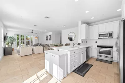 1117 NE 18th Ave #2, Fort Lauderdale, FL 33304 - Photo 3