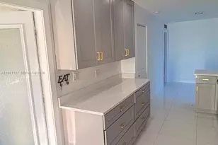 4680 NE 2nd Ave, Oakland Park, FL 33334 - Photo 9