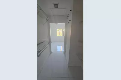 4680 NE 2nd Ave, Oakland Park, FL 33334 - Photo 17