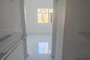 4680 NE 2nd Ave, Oakland Park, FL 33334 - Photo 17