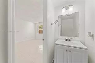 1560 NE 151st St, North Miami Beach, FL 33162 - Photo 5