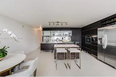 6000 Collins Ave #523, Miami Beach, FL 33140 - Photo 17