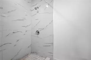 369 NE 158th St, Miami, FL 33162 - Photo 17