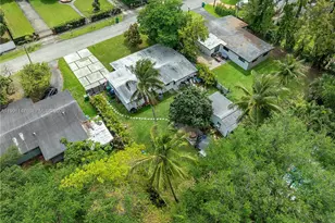 369 NE 158th St, Miami, FL 33162 - Photo 33