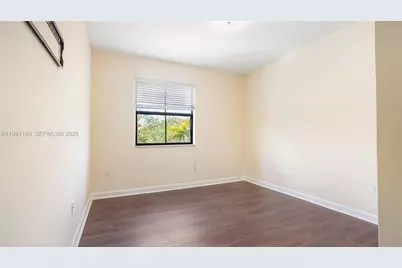 8841 W 34th Ct, Hialeah, FL 33018 - Photo 51