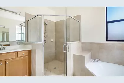 8841 W 34th Ct, Hialeah, FL 33018 - Photo 39