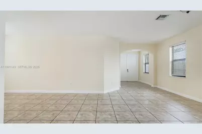 8841 W 34th Ct, Hialeah, FL 33018 - Photo 17