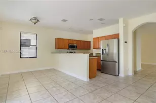 8841 W 34th Ct, Hialeah, FL 33018 - Photo 21