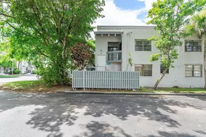 10542 NW 7th Ter #B7, Miami, FL 33172 - Photo 1