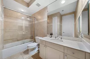 896 W Spinnaker Dr W, Hollywood, FL 33019 - Photo 27