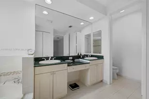 896 W Spinnaker Dr W, Hollywood, FL 33019 - Photo 23