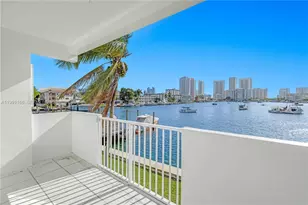 462 Golden Isles Dr, Hallandale Beach, FL 33009 - Photo 5