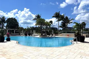 400 South Pointe Dr, Miami Beach, FL 33139 - Photo 25