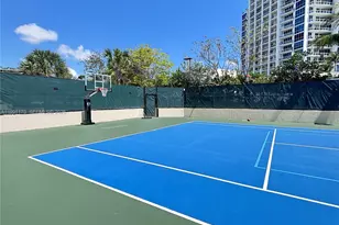 400 South Pointe Dr, Miami Beach, FL 33139 - Photo 35