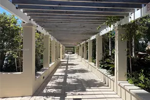 400 South Pointe Dr, Miami Beach, FL 33139 - Photo 29