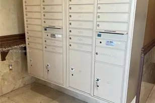 2300 NW 7th St, Miami, FL 33125 - Photo 13