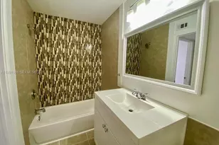 2460 NW 33rd St, Oakland Park, FL 33309 - Photo 11