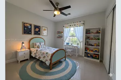 5753 NW 98th Ave, Doral, FL 33178 - Photo 9