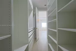 8800 NW 98th Ct, Doral, FL 33178 - Photo 13