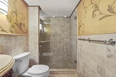 1000 Quayside Ter #706, Miami, FL 33138 - Photo 25