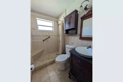 648 E 40th St, Hialeah, FL 33013 - Photo 7
