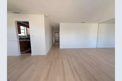 648 E 40th St, Hialeah, FL 33013 - Photo 11