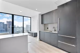 20 NE 11th St, Miami, FL 33132 - Photo 11