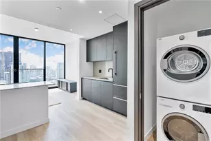 20 NE 11th St, Miami, FL 33132 - Photo 13