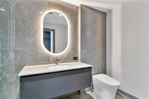 20 NE 11th St, Miami, FL 33132 - Photo 21