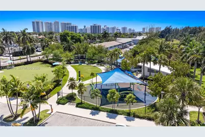 580 Egret Dr #111, Hallandale Beach, FL 33009 - Photo 31