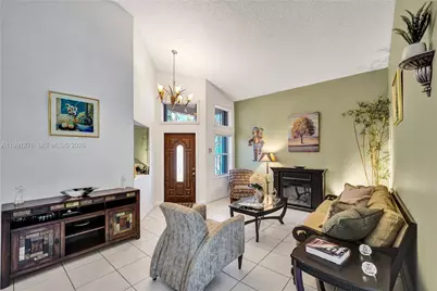 1080 Briar Ridge Rd, Weston, FL 33327 - Photo 9