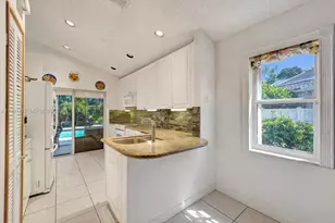 1080 Briar Ridge Rd, Weston, FL 33327 - Photo 7