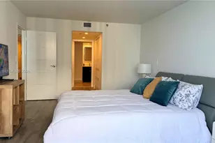 555 NE 15th St, Miami, FL 33132 - Photo 5