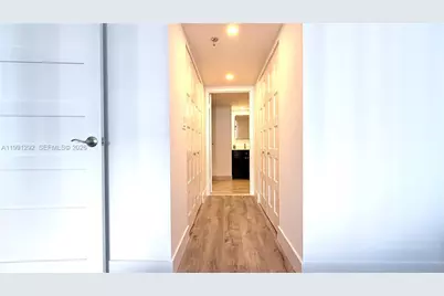 555 NE 15th St #29F, Miami, FL 33132 - Photo 17